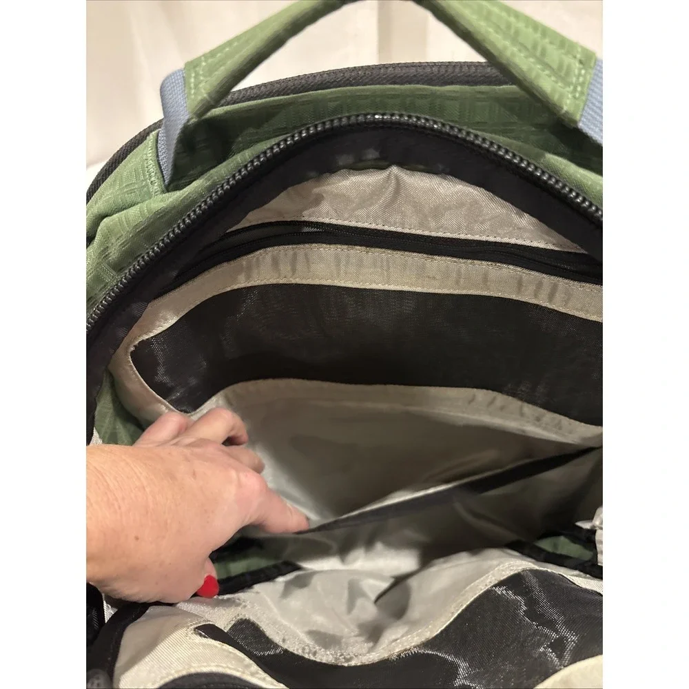 Patagonia Vintage 30L Messenger Laptop Sling Bag With Strap Green/Black